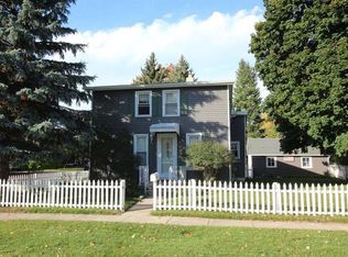 201 E Rockwell St, Fenton, MI 48430