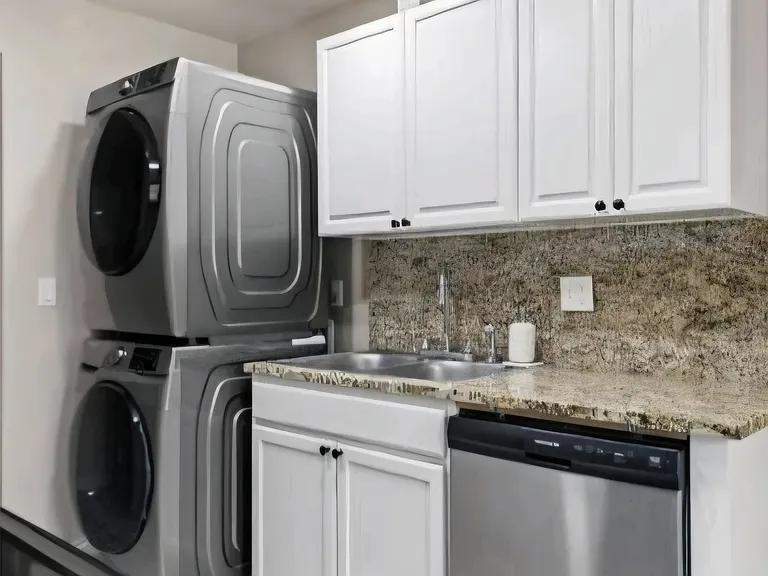 4602 Neil Rd #71 — Photo 2
