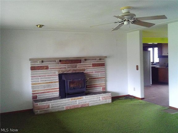 4th image of 370 North Dr