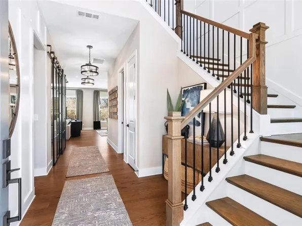 717 Keystone Dr, Woodstock, GA 30188