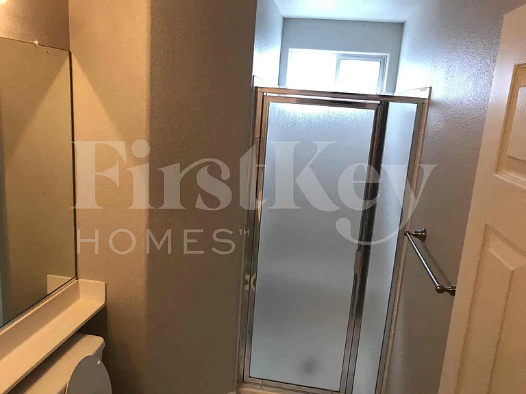 8041 Hilliard Ave — Photo 11