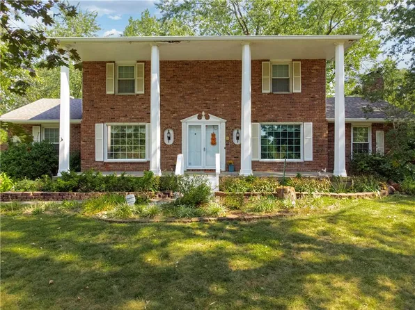 3205 NW 51st Ter, Blue Springs, MO 64015