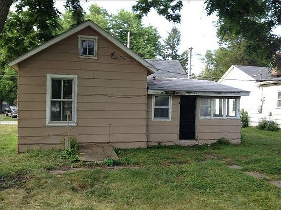 5th image of 612 5th Ave W