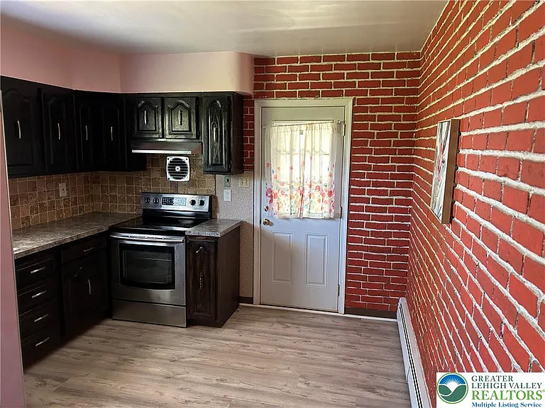 3318 N 3rd St — Photo 9