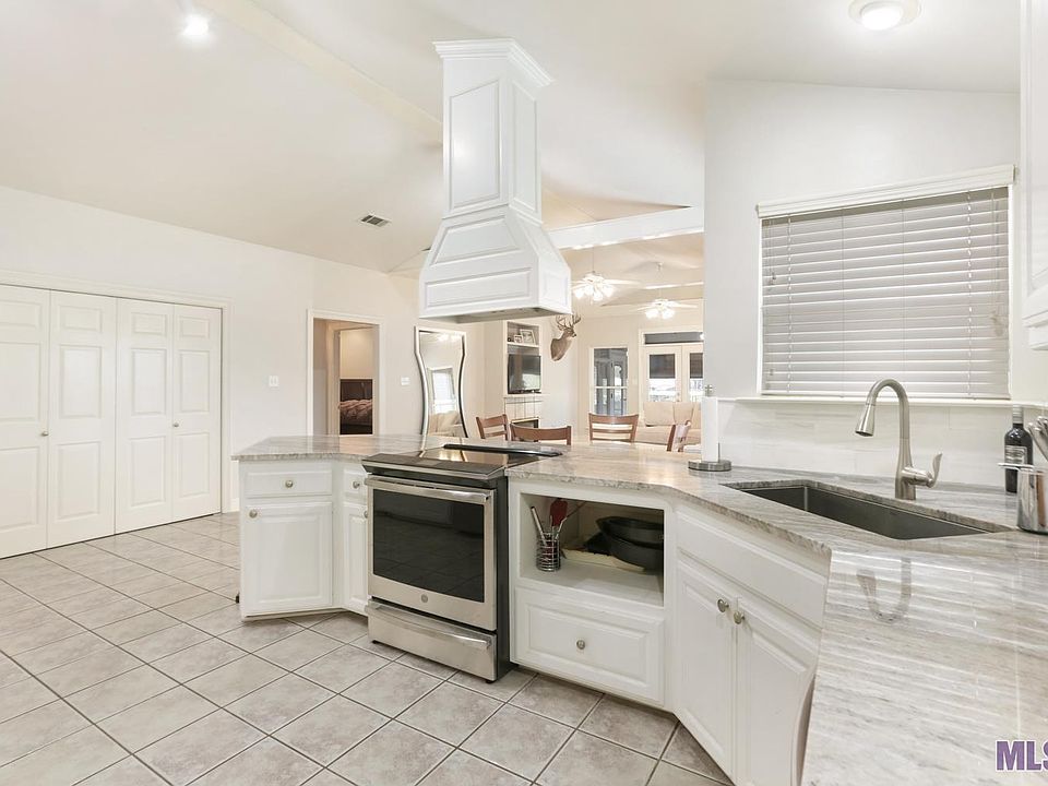 13695 Diversion Canal Rd, Saint Amant, LA 70774 MLS 2023002544 Zillow