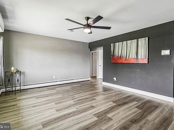 3rd image of 540 Olive St
