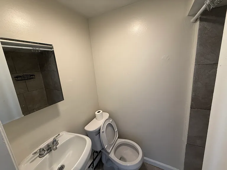 218 Walnut St — Photo 9