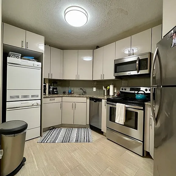 51 Pettee St #23 — Photo 1