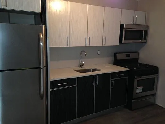 Rented by Premier Metro Realty Corp | media 4