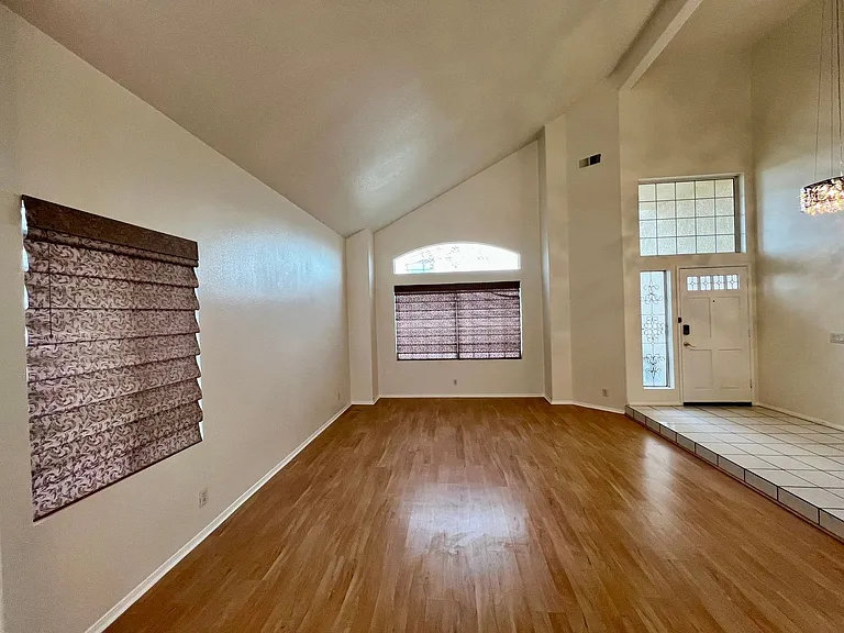 13940 Annandale Ln — Photo 5