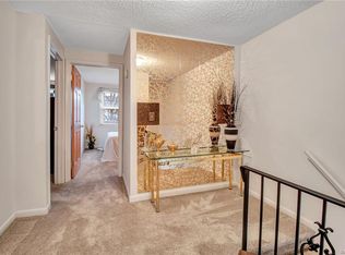 158 Stepping Stone Ln, Orchard park, NY 14127