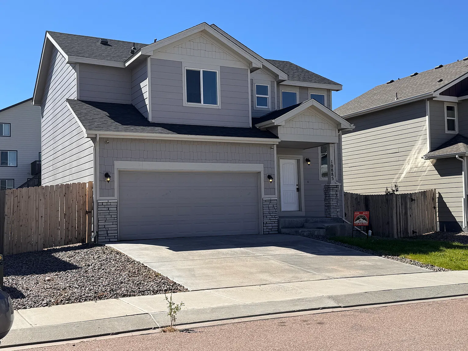 3 bed, 2.5 bath, 1482 sqft, $2,273 — Photo 2
