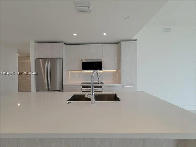 2000 Metropica Way #2009 — Photo 15