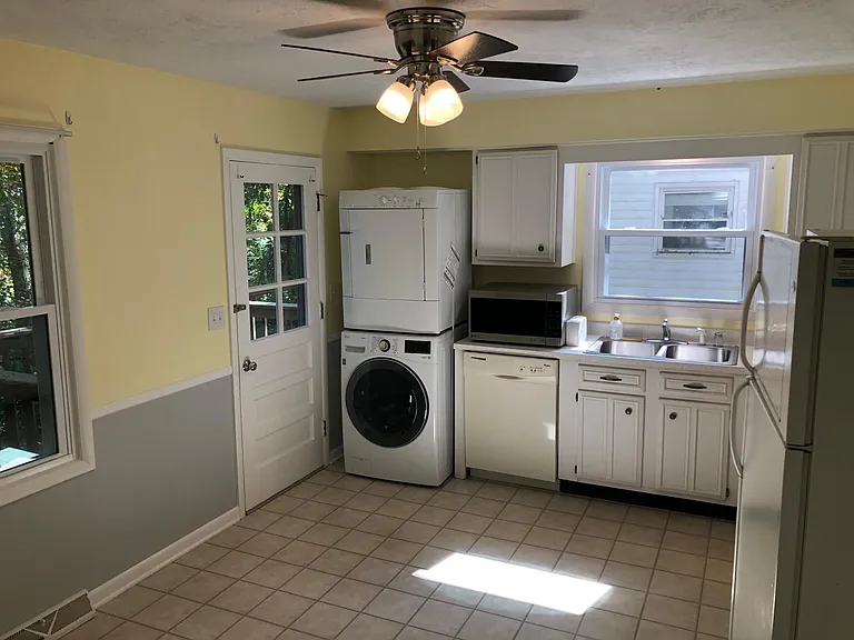 1228 Holmes Ave — Photo 6