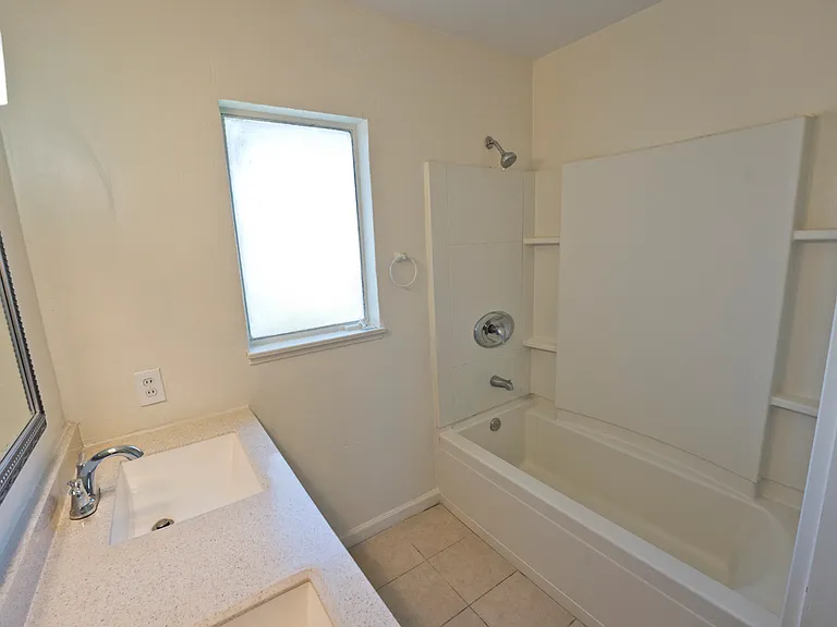 2205 Fairfax Rd — Photo 14