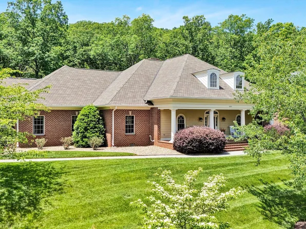 3707 Wellington Dr SE, Roanoke, VA 24014