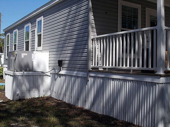 5th image of 2586 La Plaz Dr