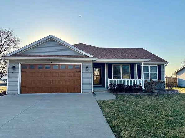 311 N Elm St, Williamsville, IL 62693