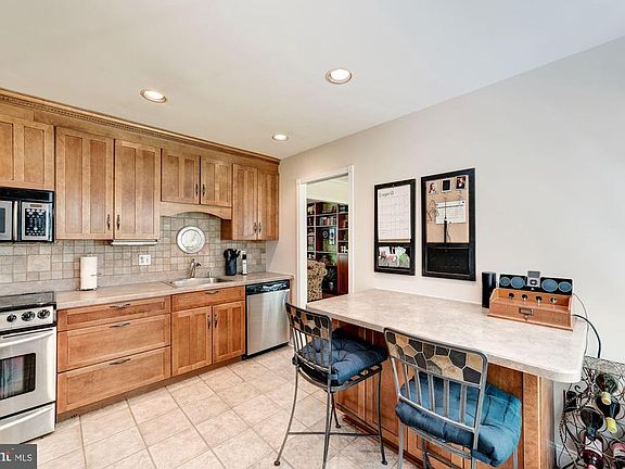 Kitchen 11310 Myrtle Lane