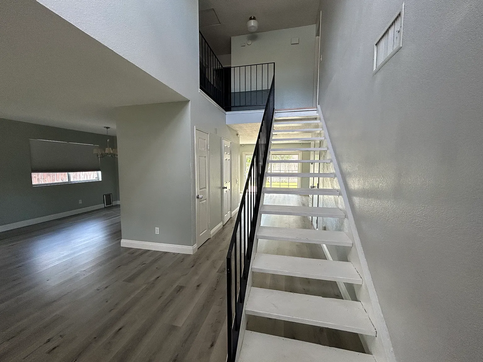 4 bed, 2.5 bath, 1661 sqft, $3,395 — Photo 4