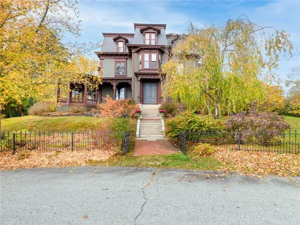 51 Hesper Dr, Warwick, RI 02818