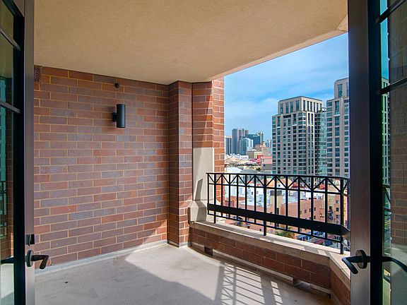 4th image of 500 W Harbor Dr Unit 1215