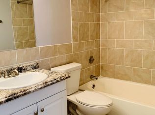 4000 45th St UNIT 205, Kenosha, WI 53144