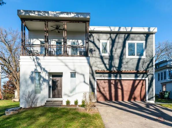 19424 W Fairview Dr, Mundelein, IL 60060