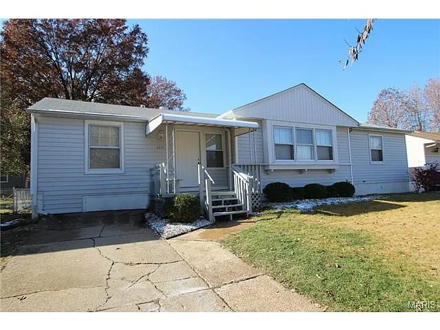 6213 Pointview Ln photo 1