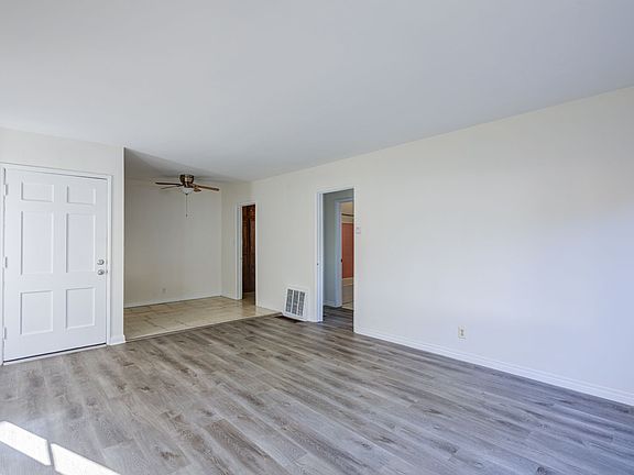 3rd image of 5700 Corbett St #5710