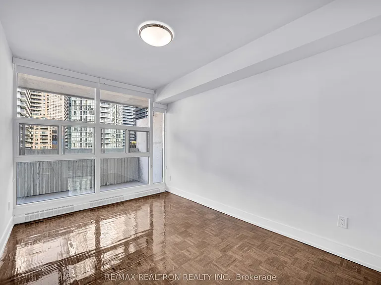 33 Isabella St #311 — Photo 9