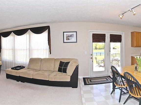 3rd image of 1543 Royal Lake Cir