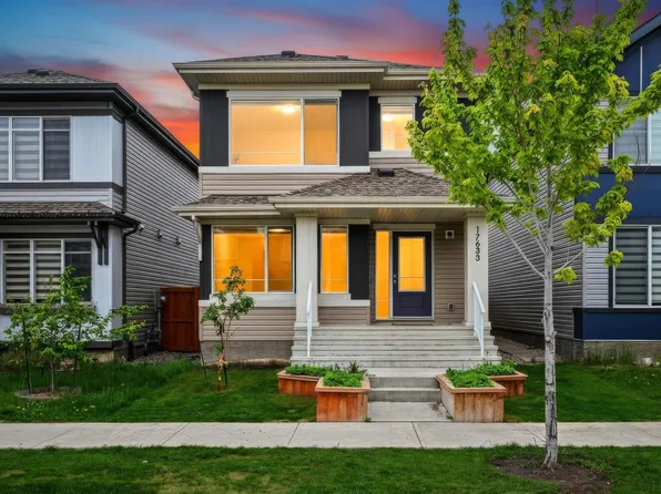17633 63a St NW, Edmonton, AB T5Y 0Y8