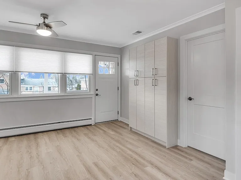 739 56th Pl — Photo 8