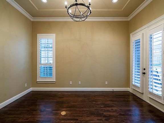 4th image of 3542 Hickory Grove Ln