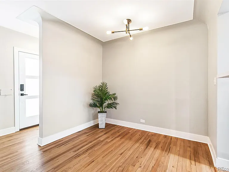 878 Glencoe St — Photo 15