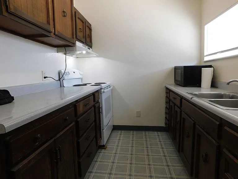 140 Gunnison Ave — Photo 7