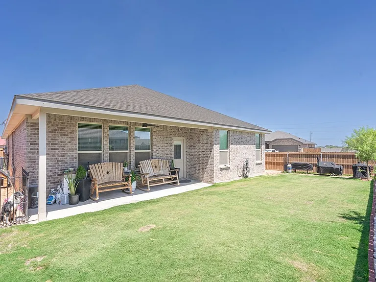 2306 Fortune Dr — Photo 30