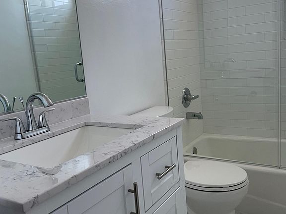 5th image of 3115 Ivy St #8