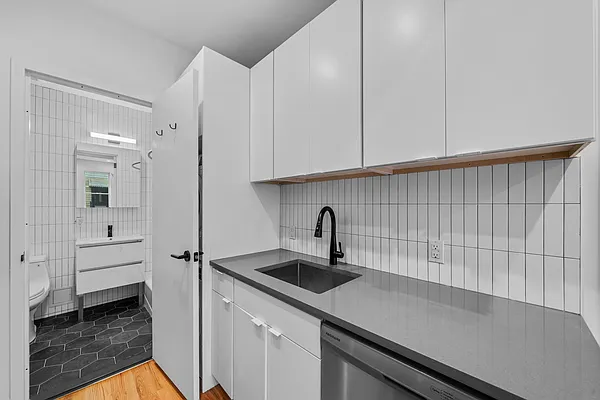 Rented by Charney Real Estate LLC | media 15