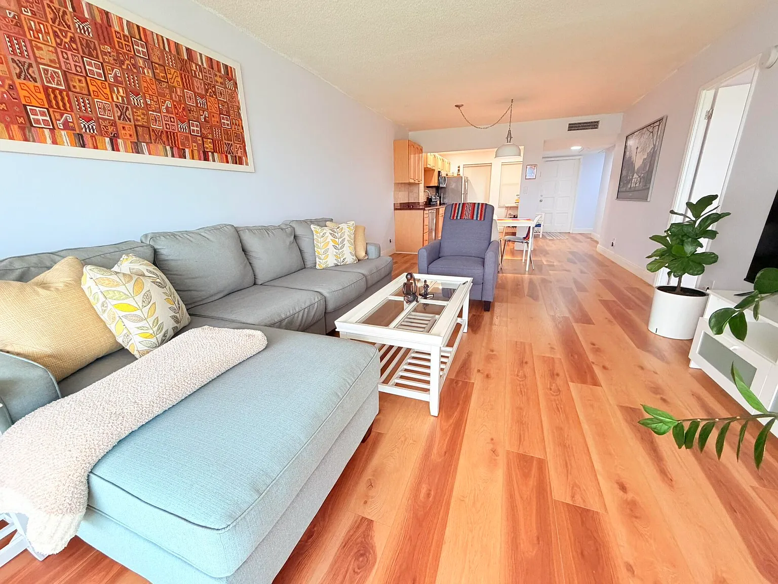 1 bed, 1.5 bath, 900 sqft, $1,800 — Photo 3