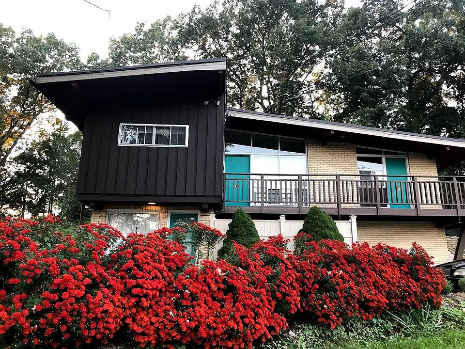 3274 Windgate Dr