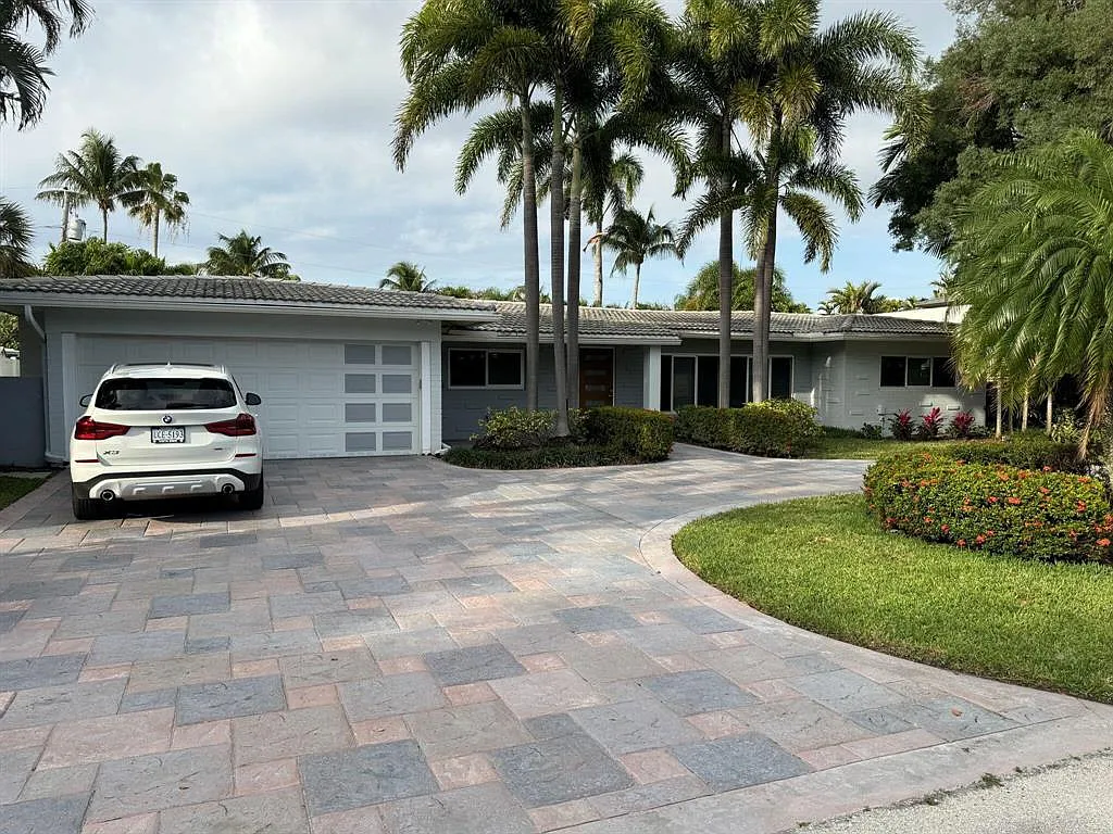 3 bed, 3.0 bath, 1744 sqft, $6,500 — Photo 2