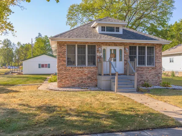 208 W Martin St, Forrest, IL 61741