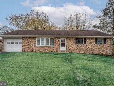 2 Snyder Hill Rd, Lititz, PA, 17543