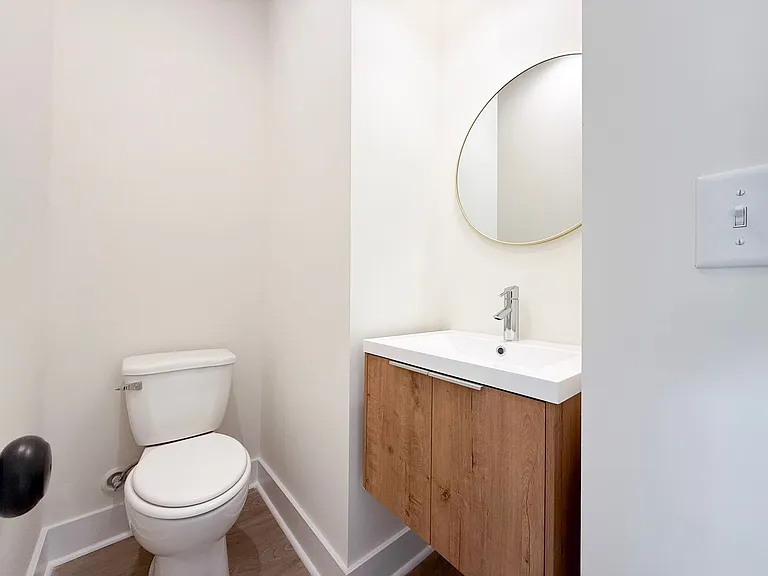 1373 Meridian St — Photo 10