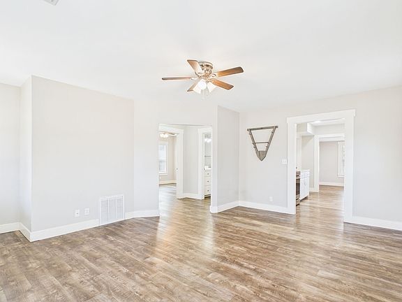 4th image of 108 S Olive St