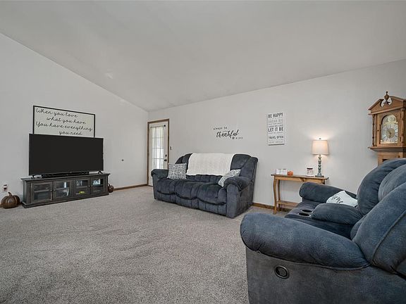 3rd image of 54 Trampe Hill Dr