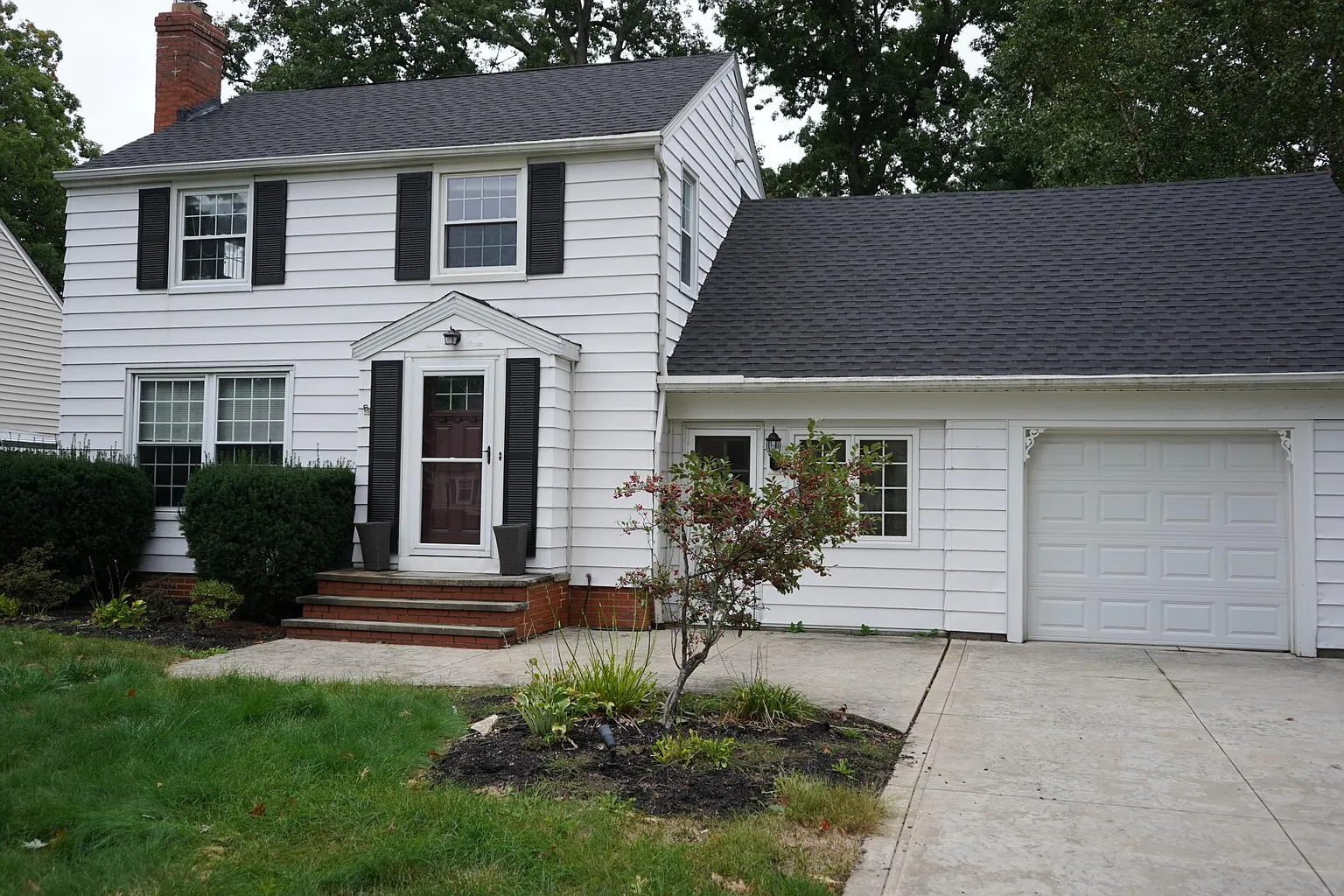 473 Oakmoor Ave photo 1