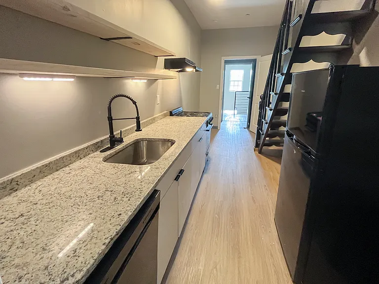 15094 Point Lookout Rd #A — Photo 3